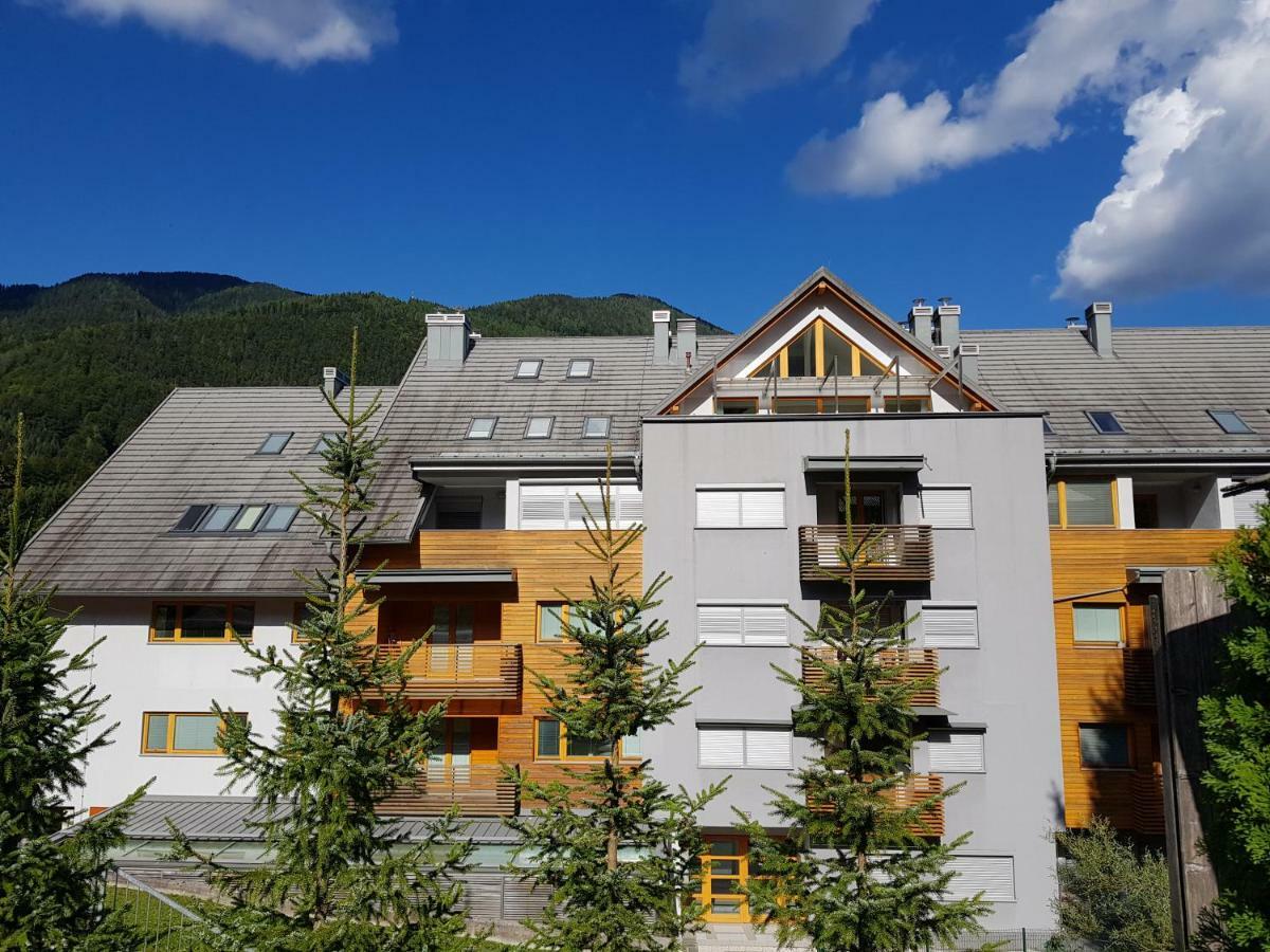 Ferienwohnung Yellow Apartma Kranjska Gora Exterior foto